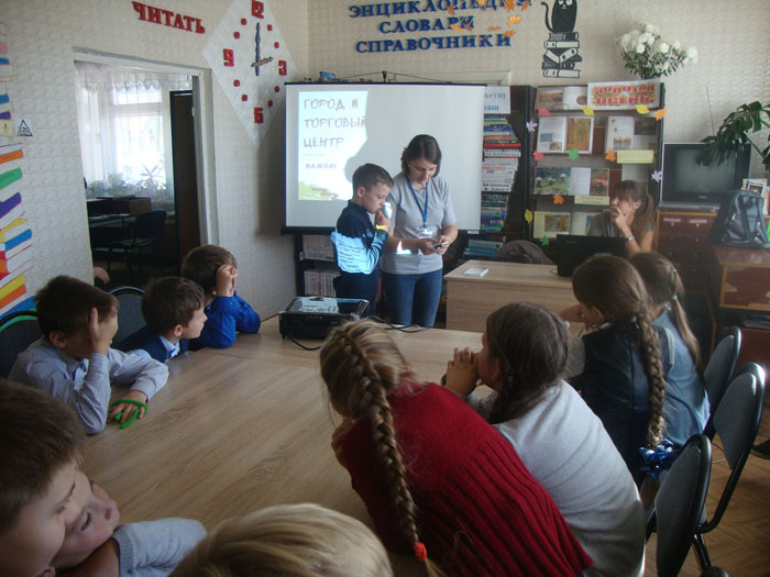 Уроки безопасности от «Лиза Алерт» в Погарской детской библиотеке