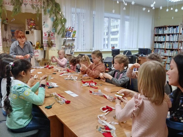 «Святочная забава»: мастер-класс по изготовлению обережной куклы
